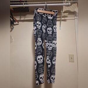 No Boundaries Black and White Skull Print Leggings